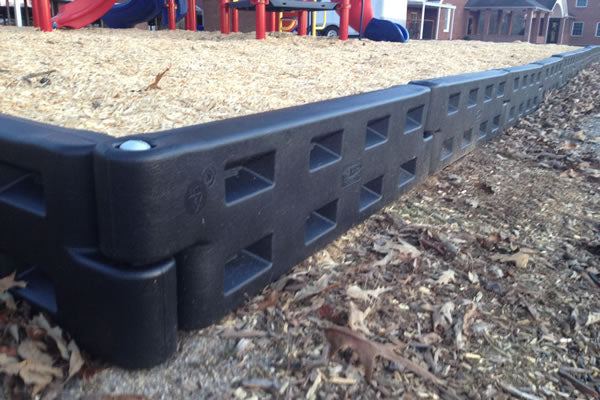 Plastic Playground Border with Spike, 12 Inches Tall - Image 7