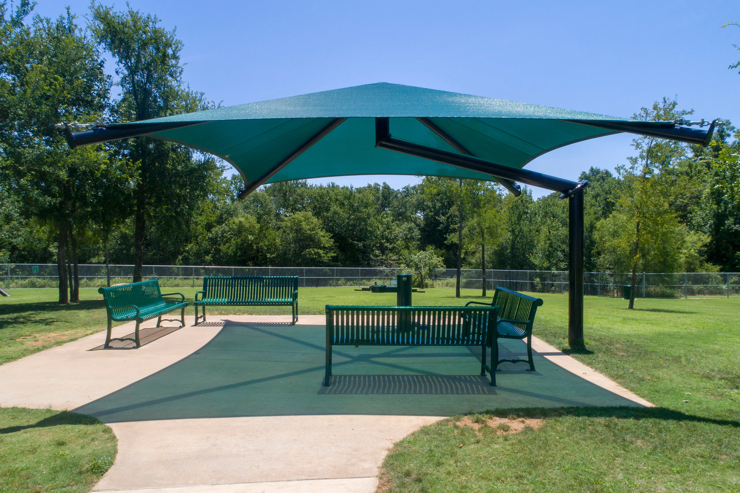 Single Post Pyramid Cantilever Shade Structure - Image 3