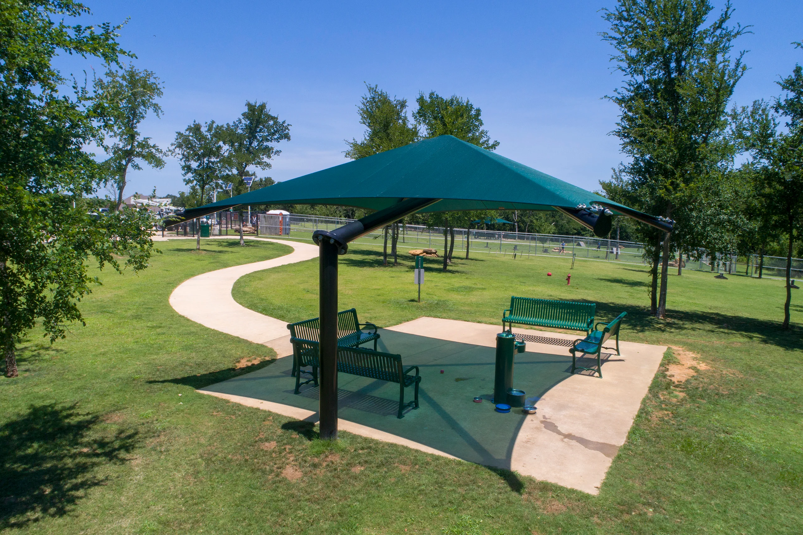 Single Post Pyramid Cantilever Shade Structure - Image 8