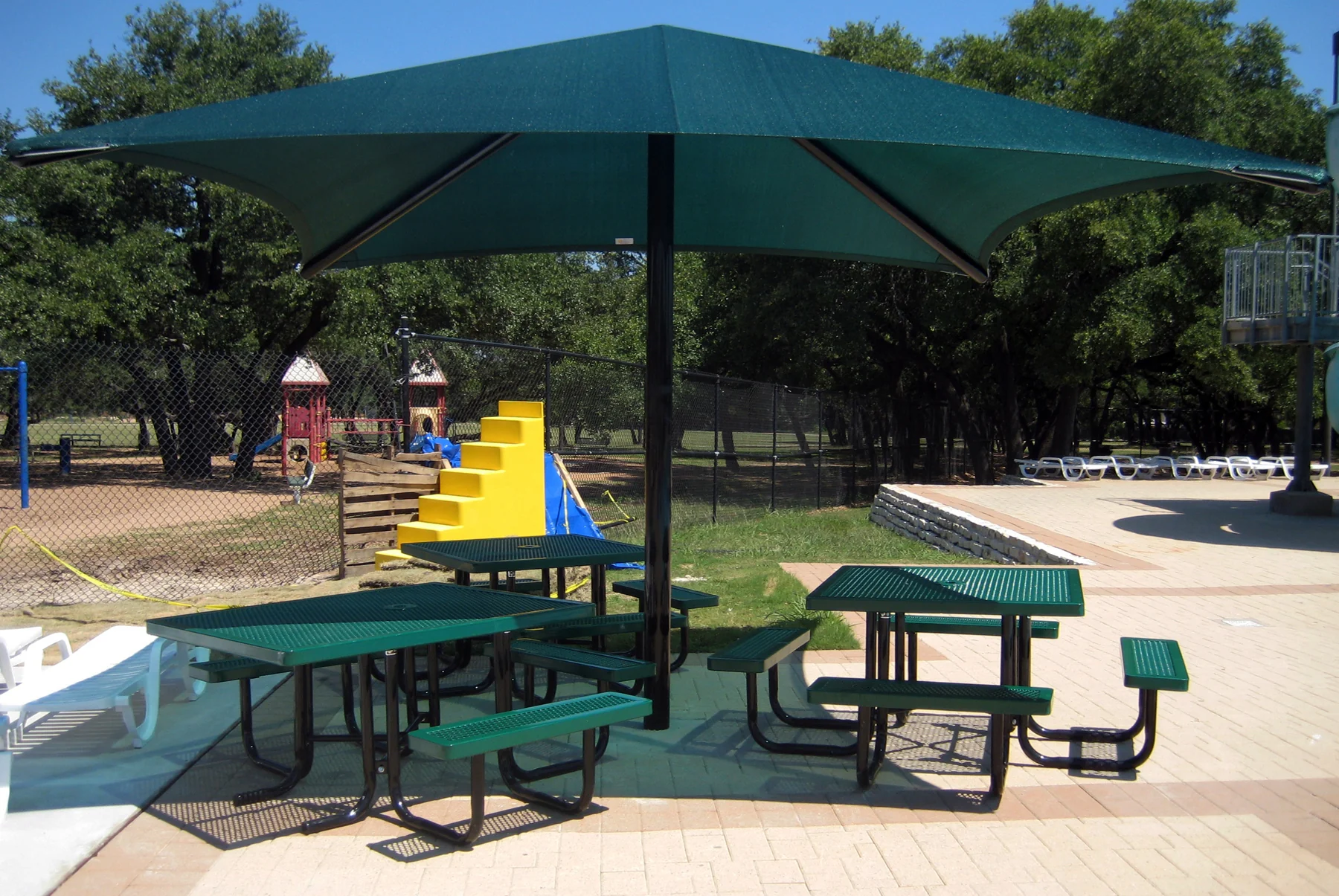 Single Post Pyramid Roof Shade Structure - Image 8